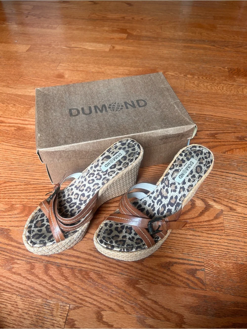 Dumond eye catching